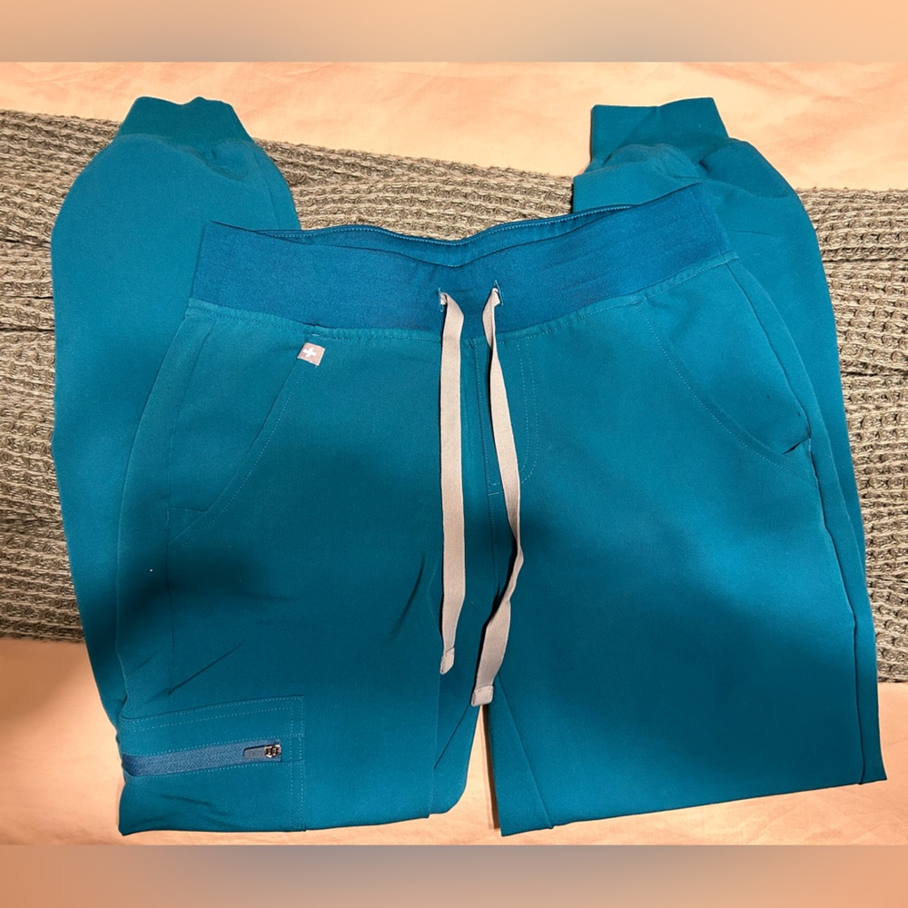 Figs Zamora Scrub pants